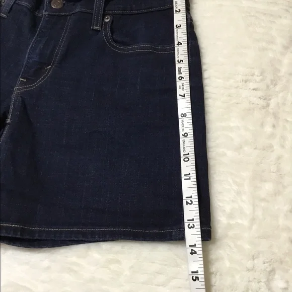 Levi’s Mid rise dark blue shorts size 27 - Picture 4 of 9